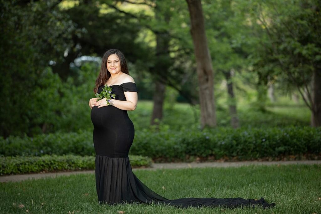 maternity photography in dallas at highland park pregnant woman in black gown